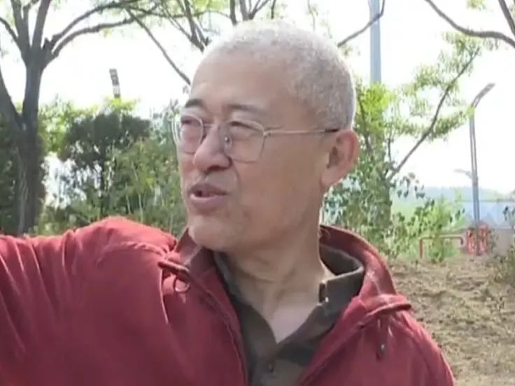 DƬ